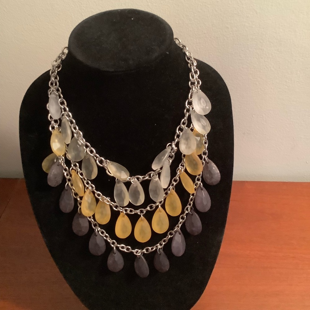 CHARMING CHARLIE 3-Strand pale Yellow, Yellow, Gray Neckla…